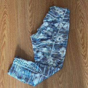 Lululemon True self crop blurry belle multi luon 6